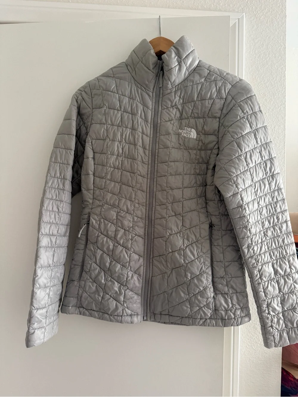 The North Face Women's Silver Quilted Insulated Jacket